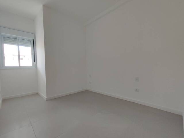 Apartamento para Venda em Ubatuba - 2